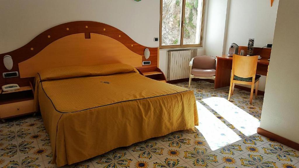 Hotel Bristol В'єтрі Екстер'єр фото