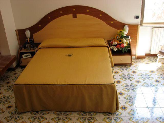 Hotel Bristol В'єтрі Екстер'єр фото