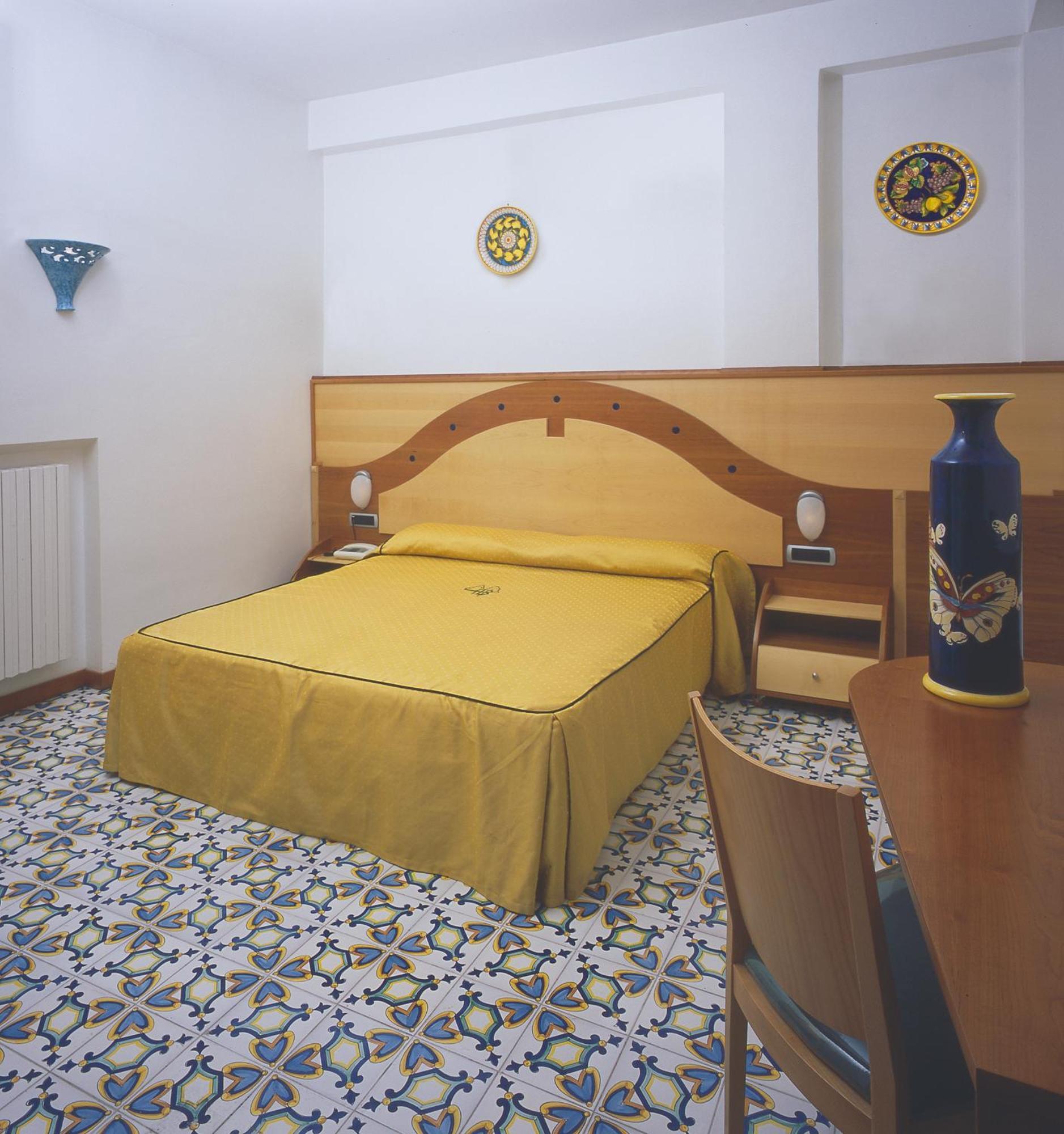 Hotel Bristol В'єтрі Екстер'єр фото