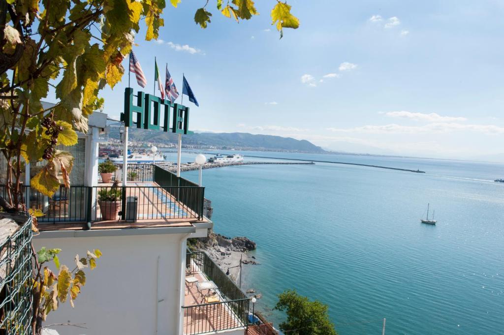 Hotel Bristol В'єтрі Екстер'єр фото