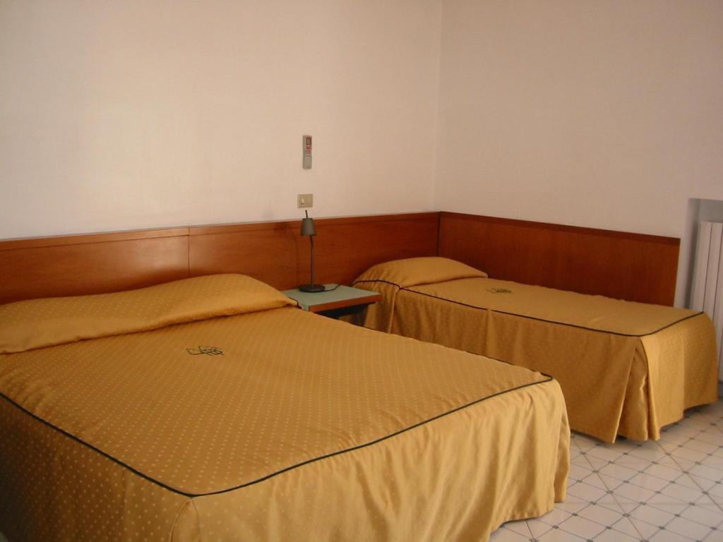 Hotel Bristol В'єтрі Номер фото
